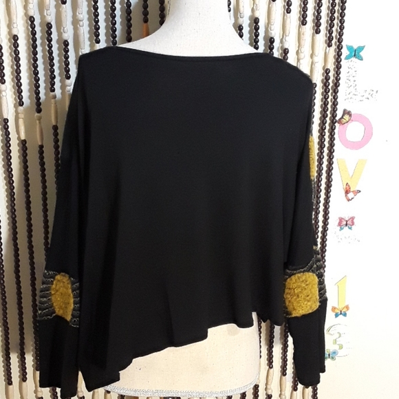 Chic black and gold top - Picture 5 of 12